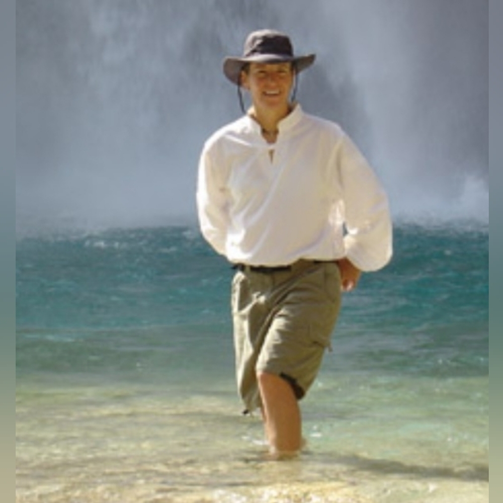 NWT. RAIL RIDERS ECO-MESH UPF 30+ SHIRT. SIZE LARGE IN HONEYDEW